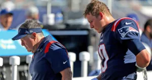 New England coach Bill Belichick (left) has some decisions to make, including on quarterback Mac Jones (right) after a crushing 34-0 defeat Sunday at home by the New Orleans Saints. (Photo by MATT STONE -COURTESY OF MEDIA NEWS GROUP-BOSTON HERALD)