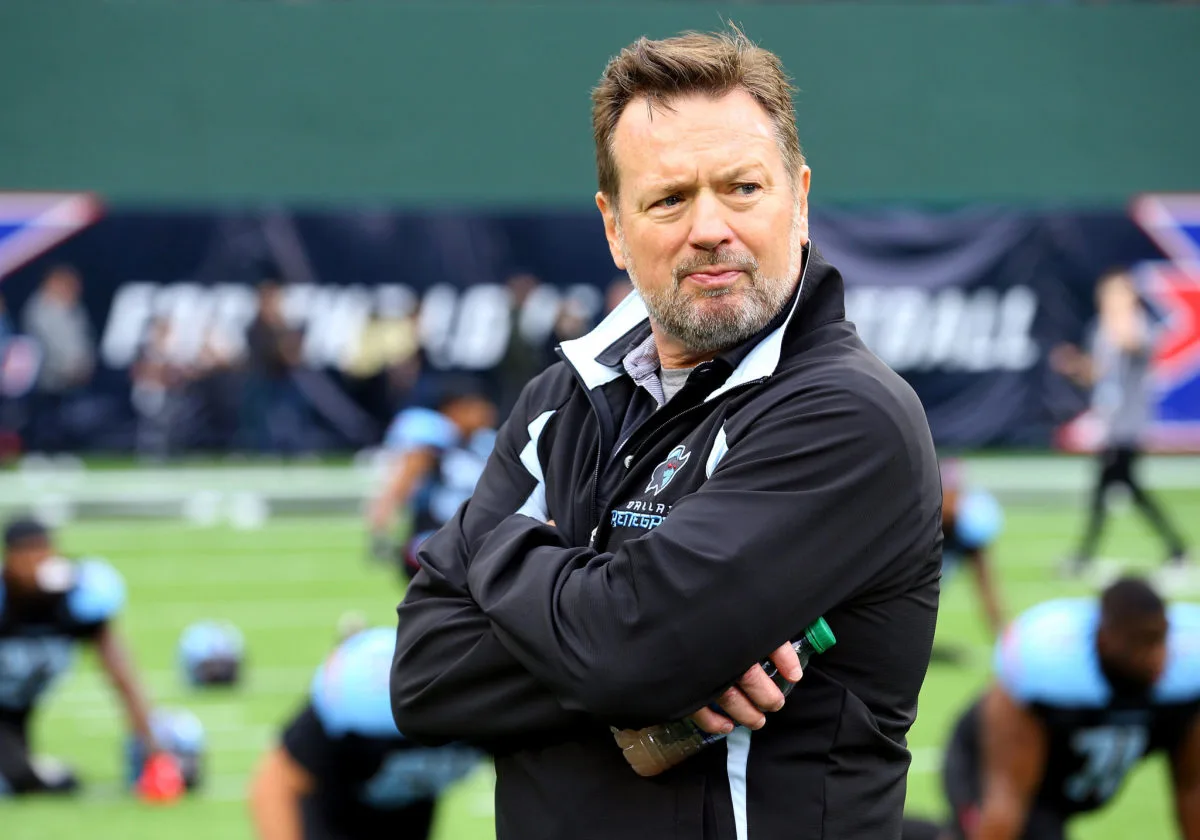 This weekend, the United Football League, the UFL, debuts in four cities around the country, including coach Bob Stoops (above) and the Arlington Renegades hosting the Birmingham Stallions in the league's first-ever game, a noon start at Arlington's Choctaw Stadium. (Photo courtesy of XFLNEWSHUB.COM)
